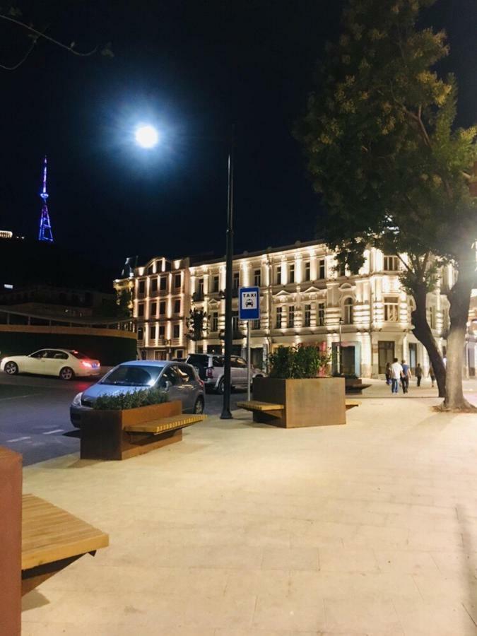 Beautiful Apartment On Atoneli Tbilisi Ngoại thất bức ảnh